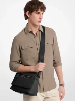 Bolsa messenger em pele granulada Hudson pequena | Michael Kors [PT]