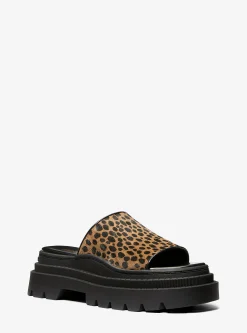 Sandália chinelo com plataforma em pelo de bezerro com estampado de leopardo Kendra | Michael Kors [PT]